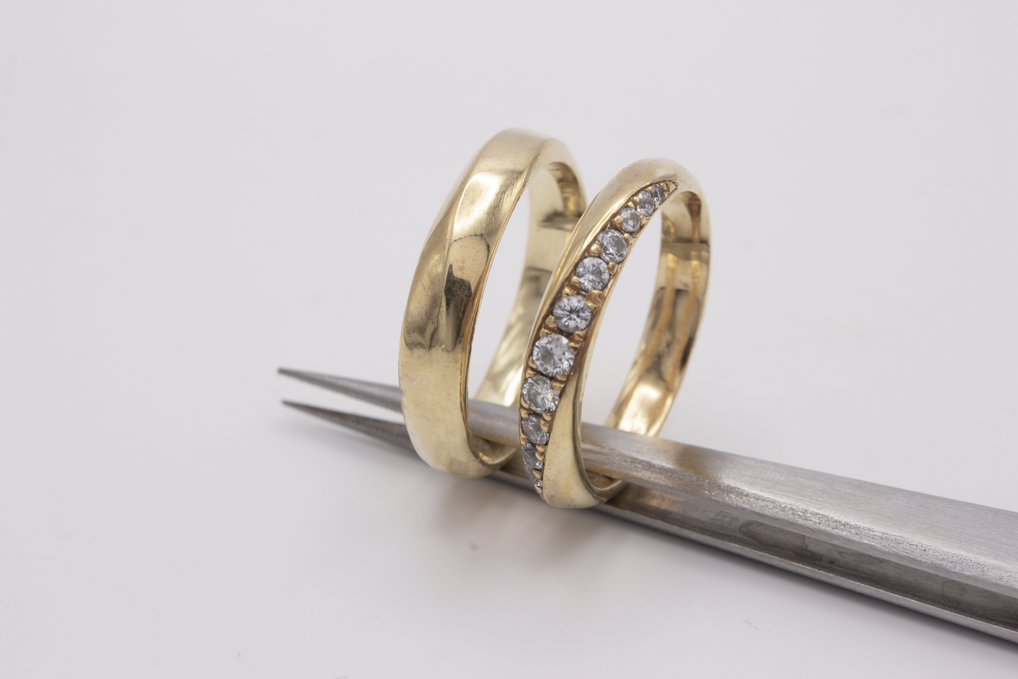 RIBBON CON DIAMANTI - ORO BIANCO NATURALE